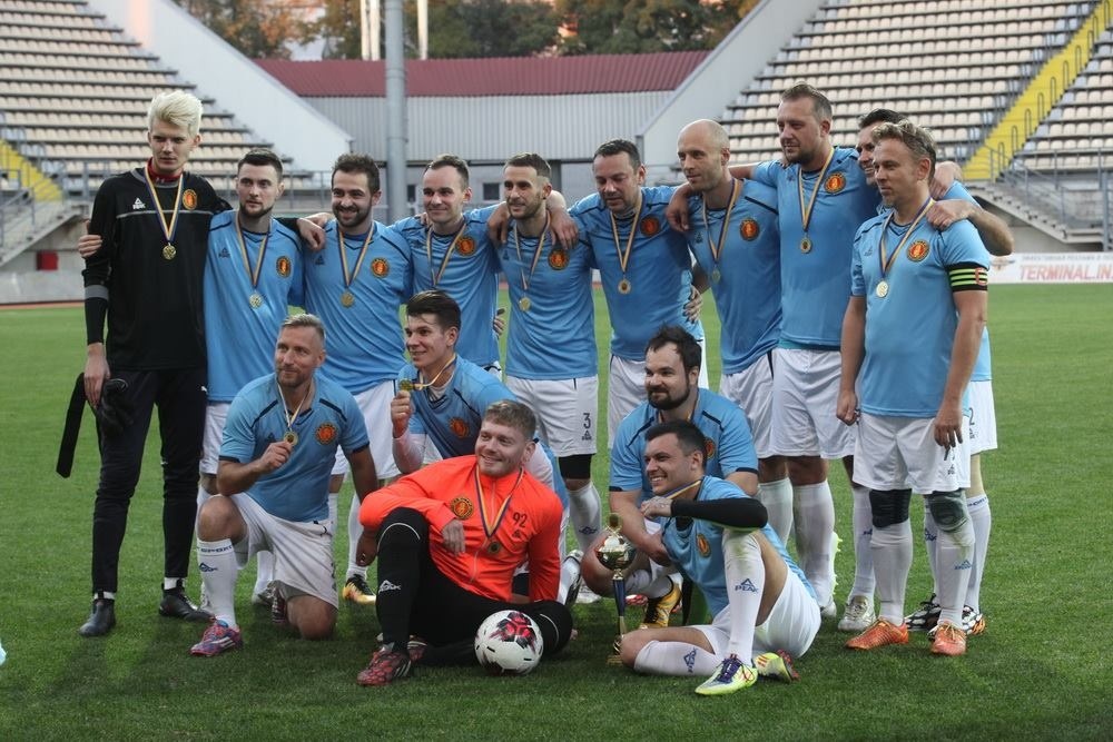 В Запорожье "звездная" команда выиграла футбольный матч (ФОТО)