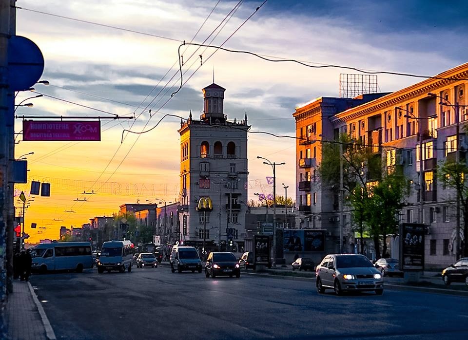 Sobornyi Avenue at the Dniprovskyi district territory